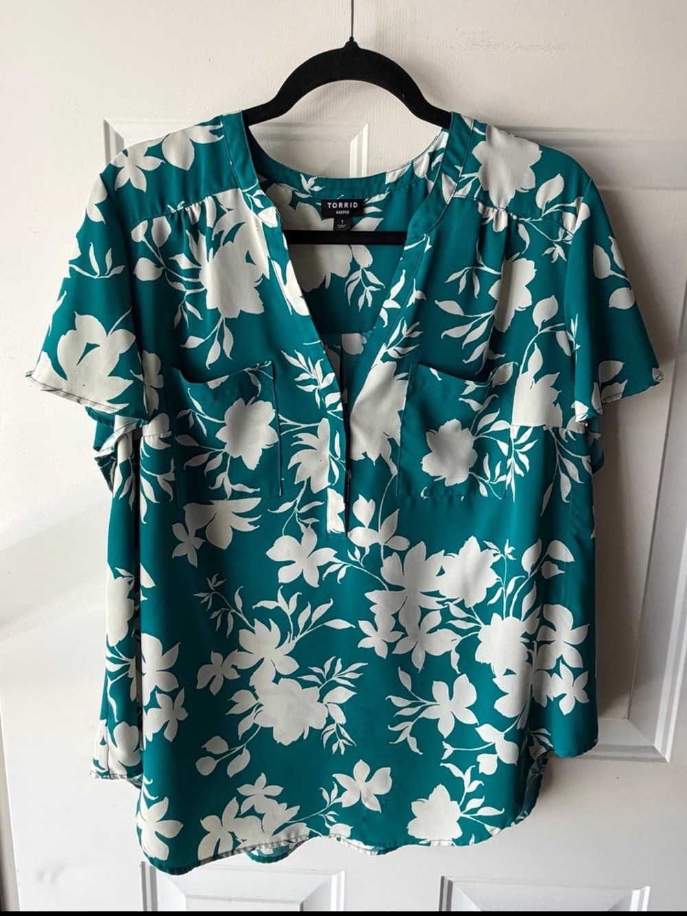 torrid 1xl Teal Floral Split V-Neck Blouse